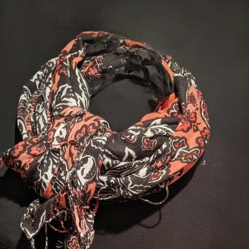 H&M Black and Pink Patterned Scarf - Picture 3 of 5